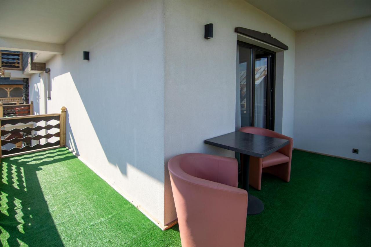 La Conacul Vesel Hotel Săpînţa Bagian luar foto