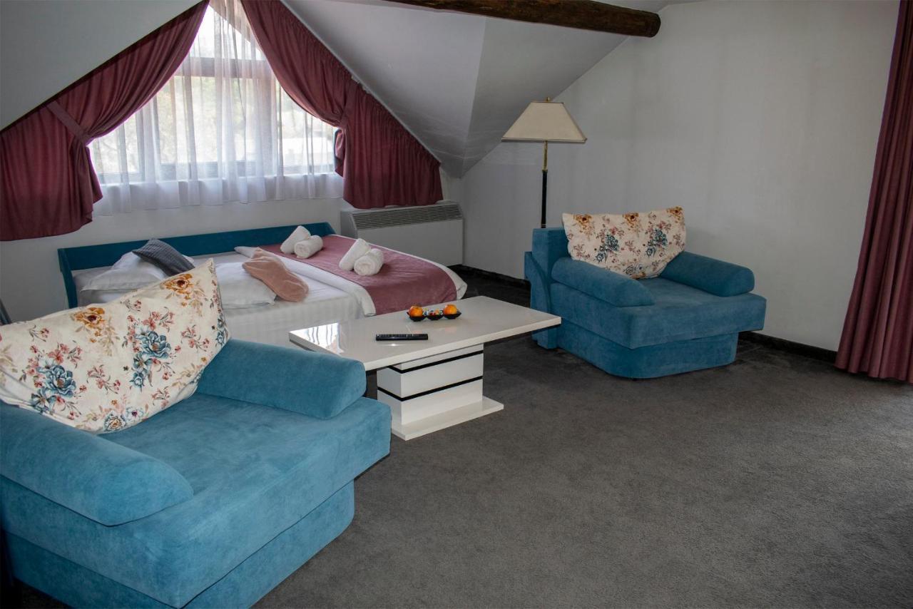 La Conacul Vesel Hotel Săpînţa Bagian luar foto