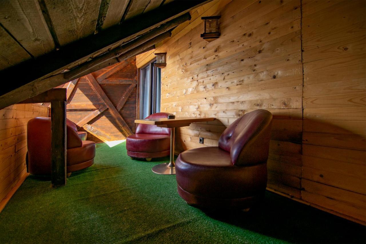 La Conacul Vesel Hotel Săpînţa Bagian luar foto