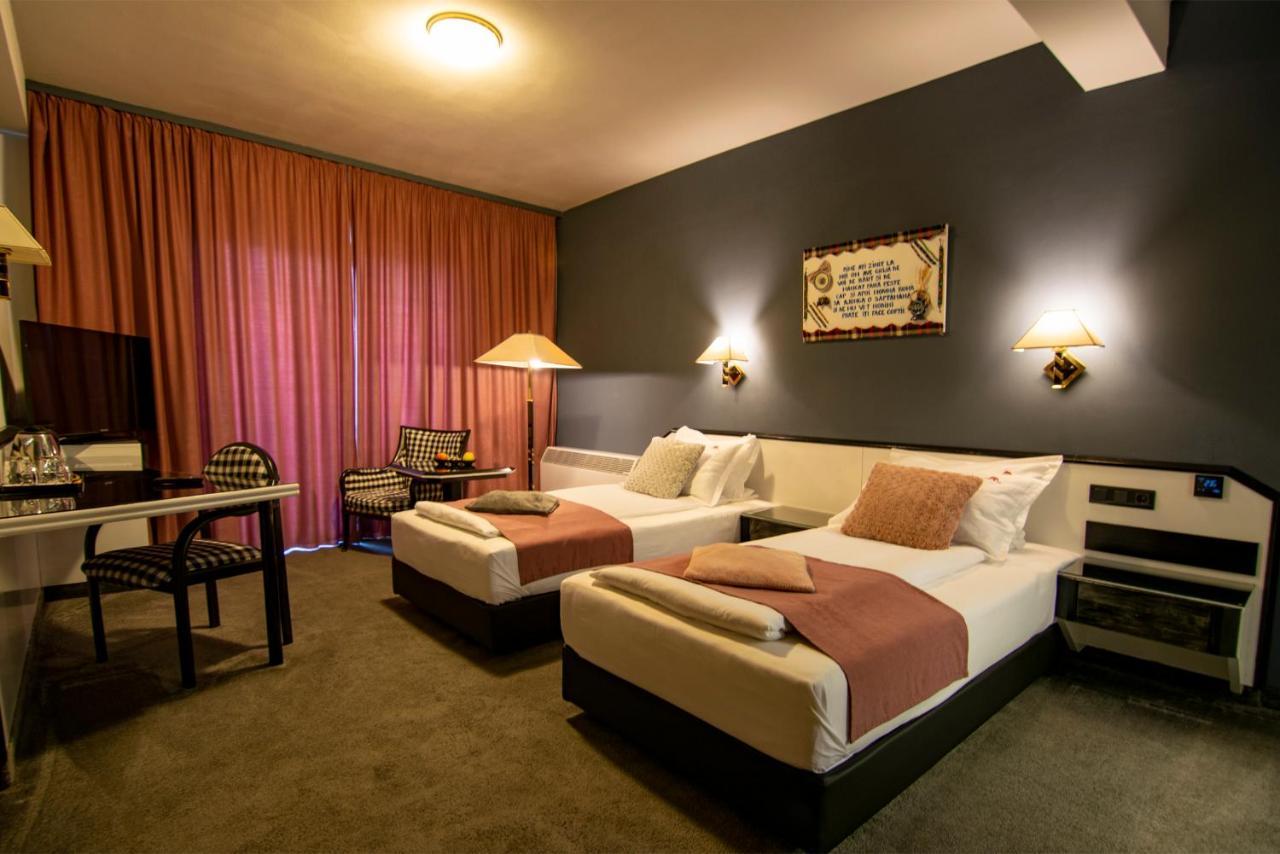 La Conacul Vesel Hotel Săpînţa Bagian luar foto