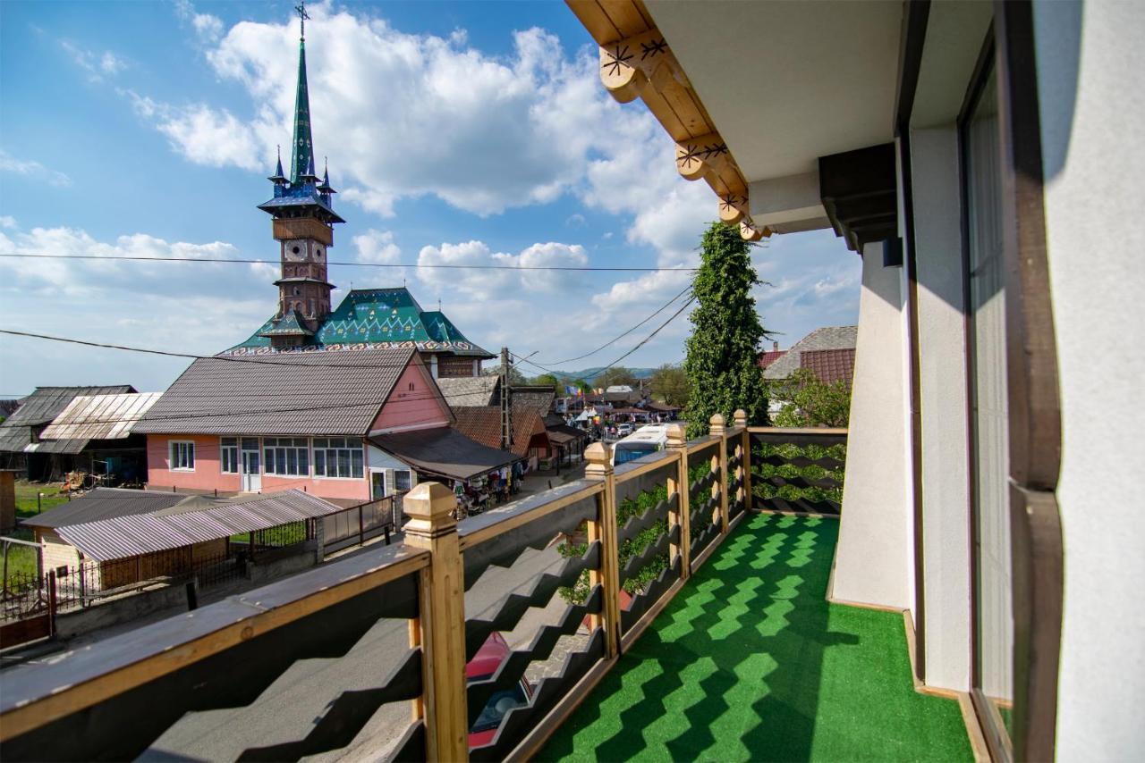 La Conacul Vesel Hotel Săpînţa Bagian luar foto
