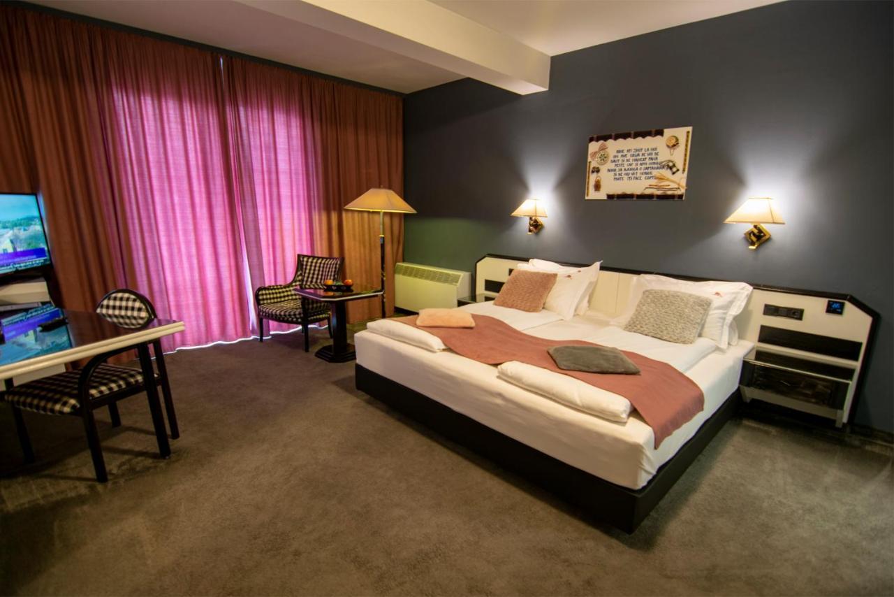La Conacul Vesel Hotel Săpînţa Bagian luar foto