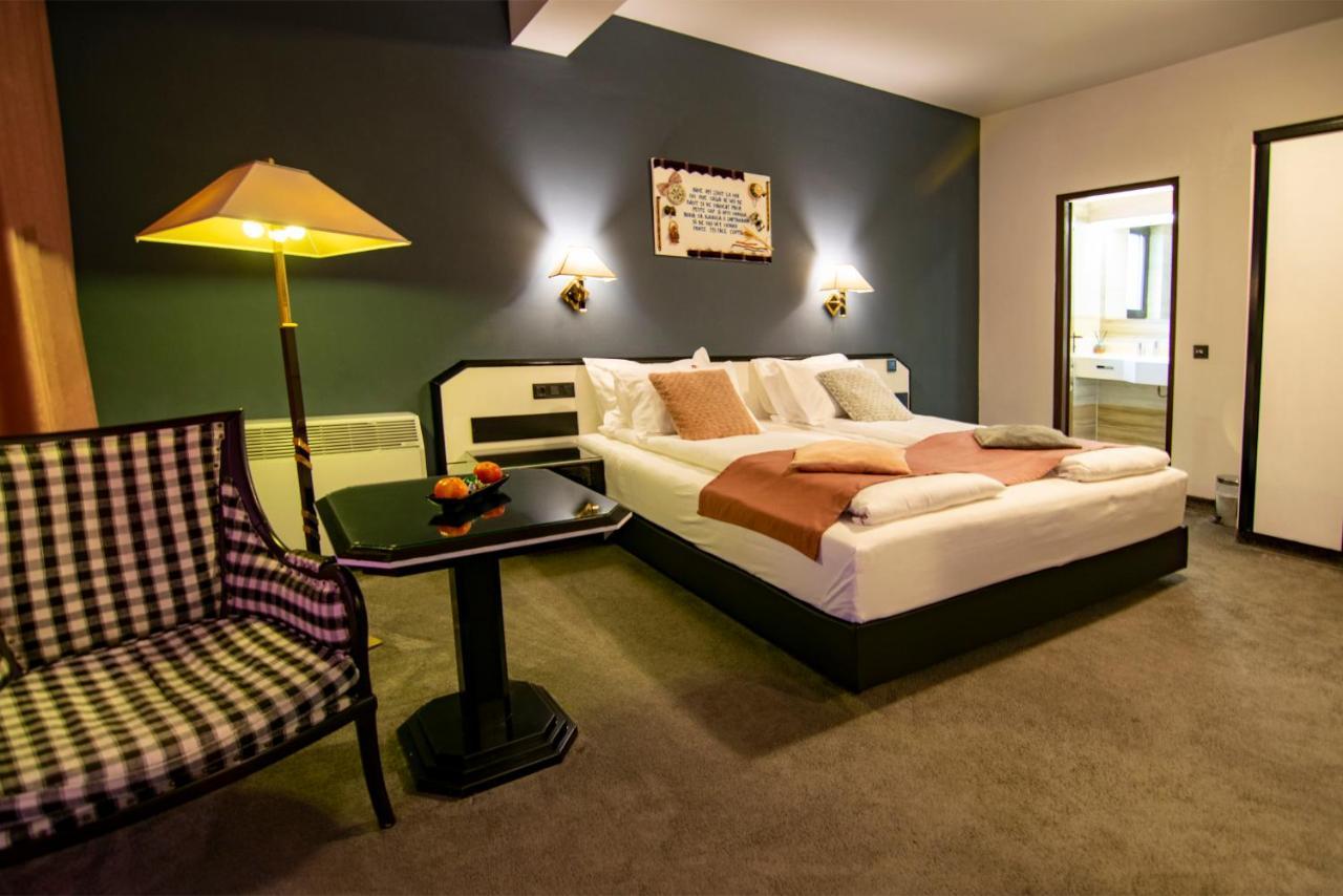 La Conacul Vesel Hotel Săpînţa Bagian luar foto