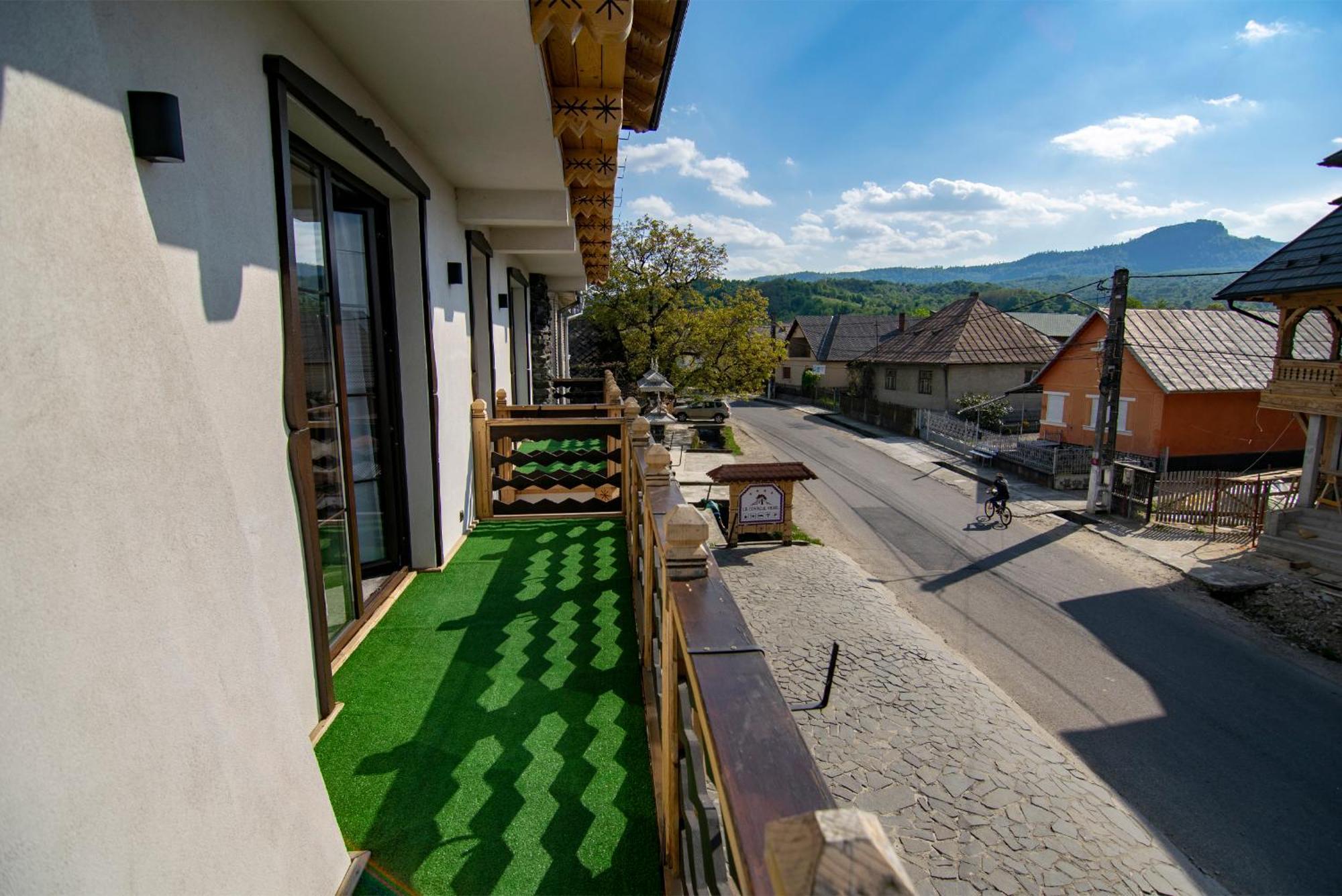 La Conacul Vesel Hotel Săpînţa Bagian luar foto