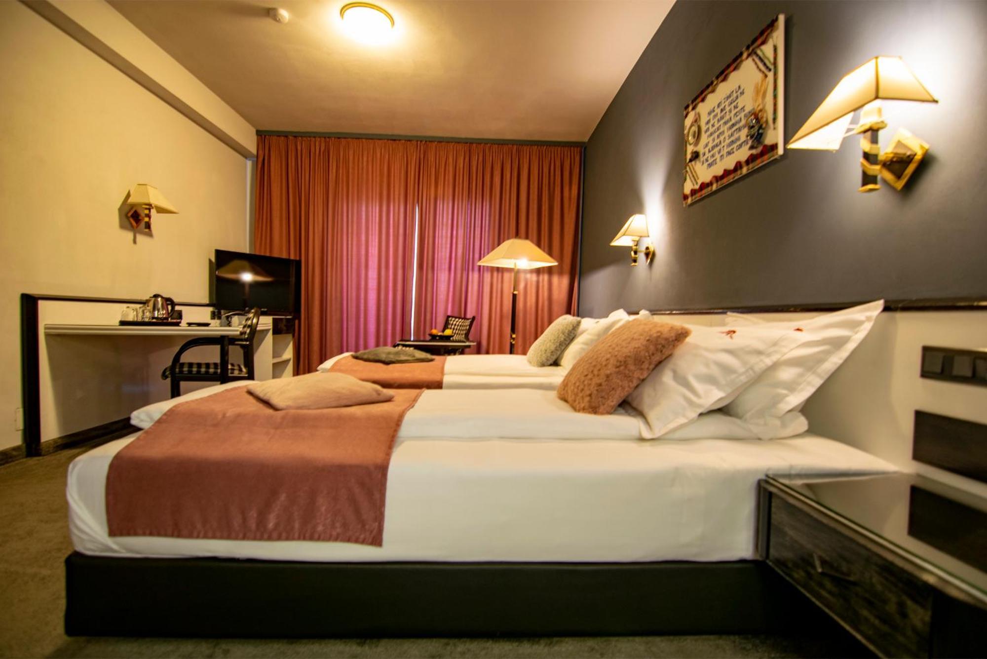 La Conacul Vesel Hotel Săpînţa Bagian luar foto