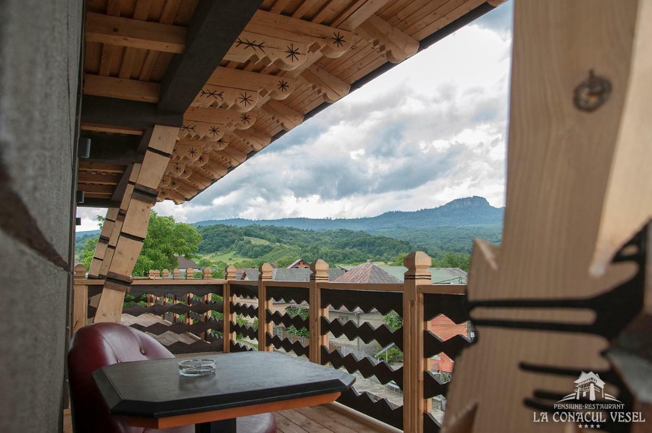 La Conacul Vesel Hotel Săpînţa Bagian luar foto