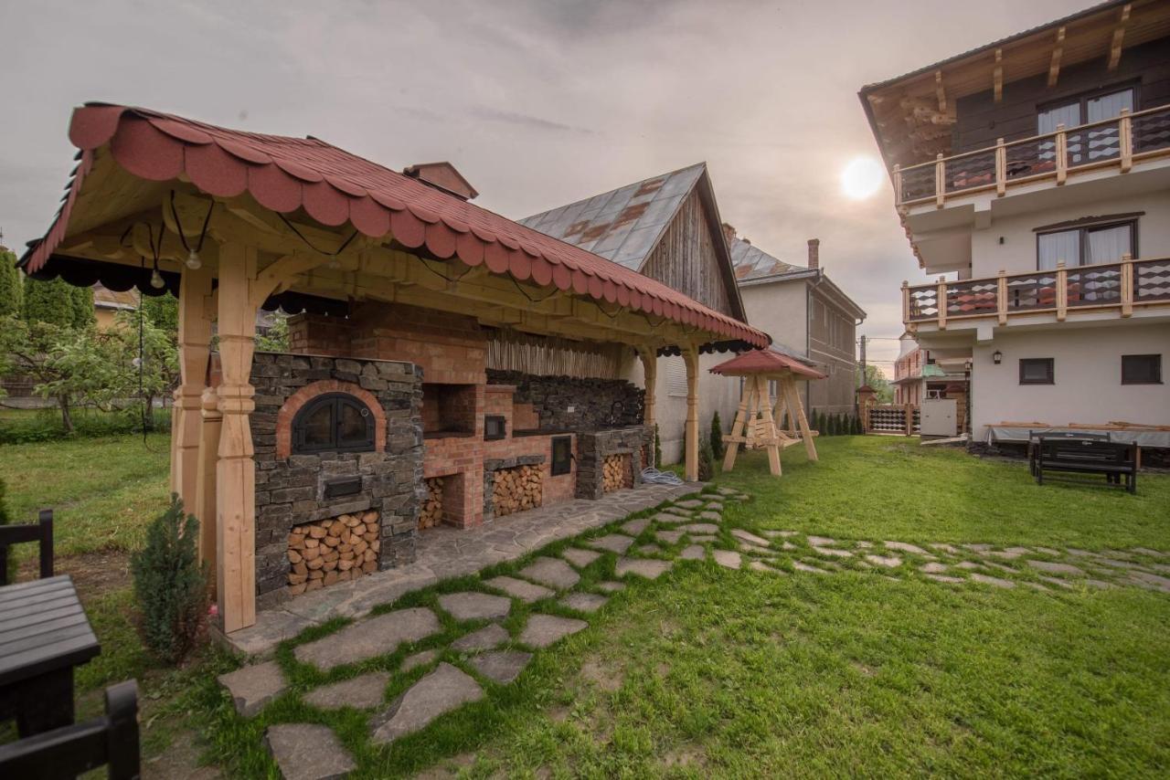 La Conacul Vesel Hotel Săpînţa Bagian luar foto